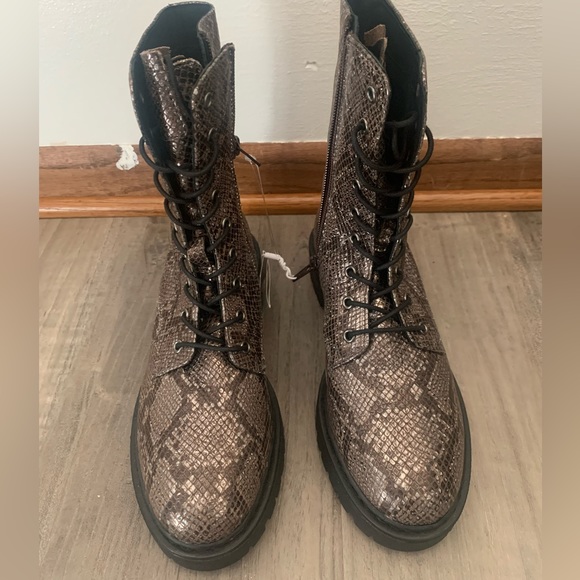 NWT Geox Respira Combat Boots. - Picture 2 of 15